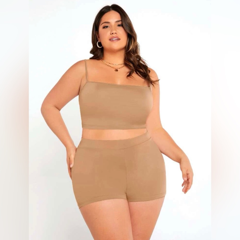 SHEIN Solid Cami Top & Biker Shorts